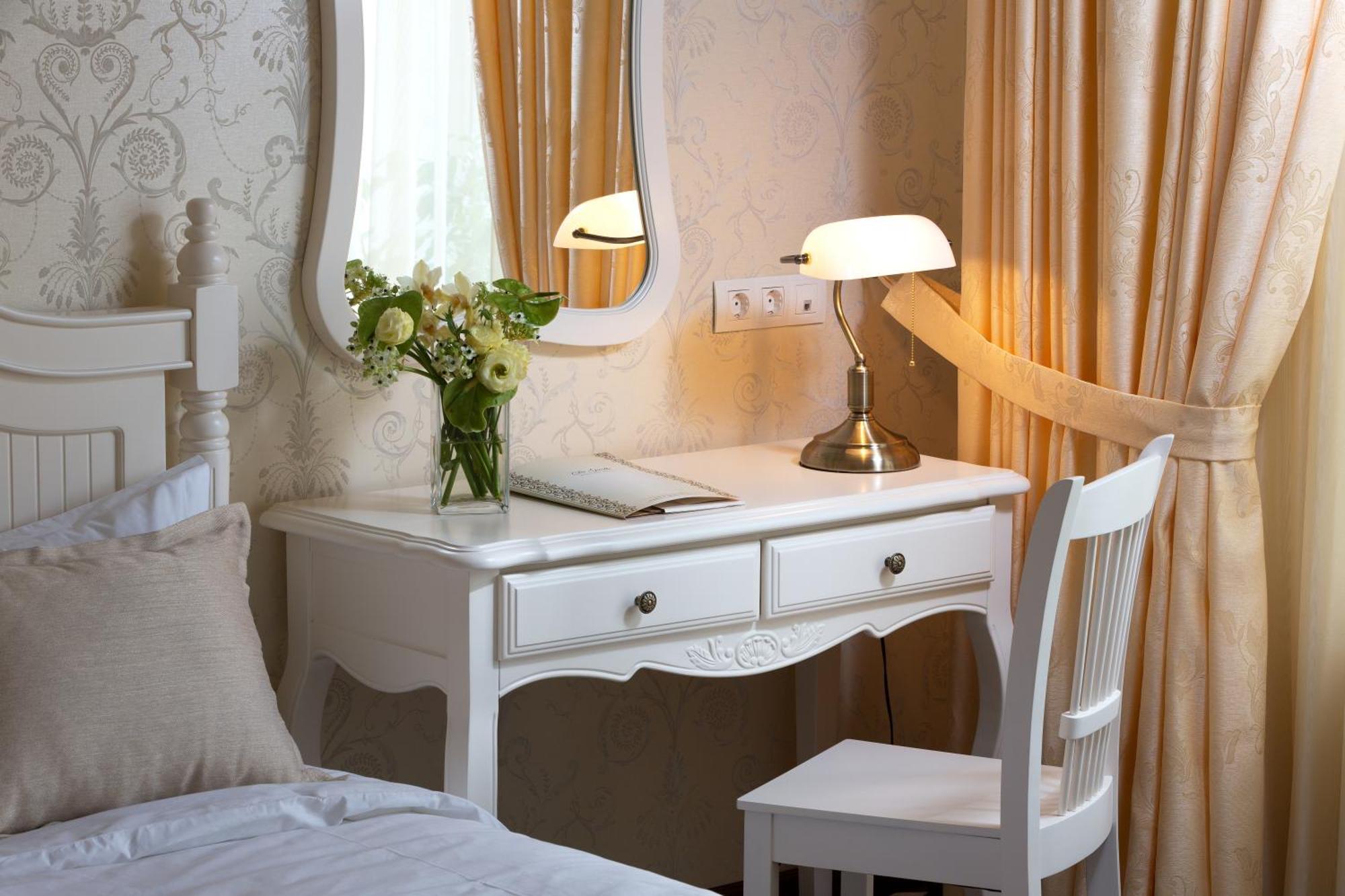 De Gaulle Boutique Hotel 4*