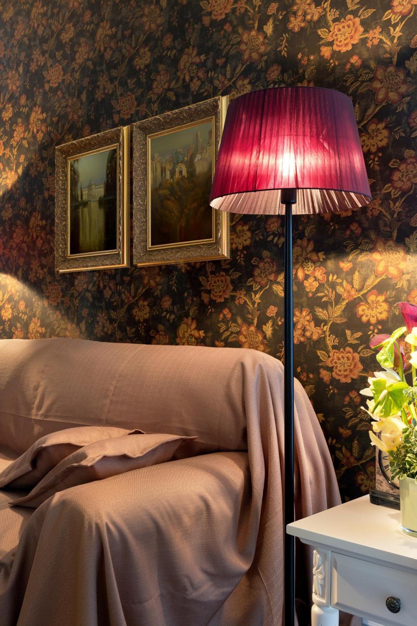 De Gaulle Boutique 4*