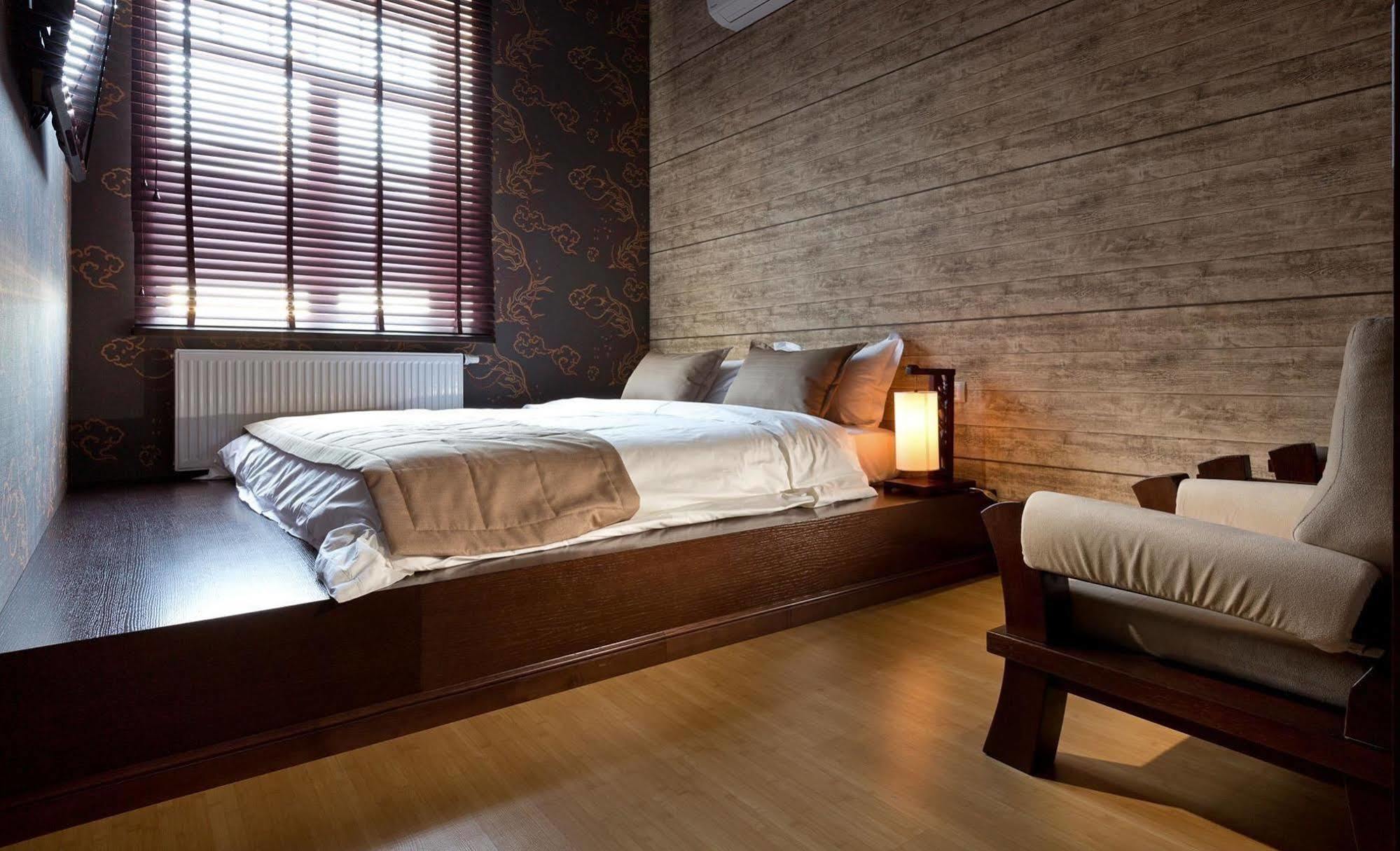 Hotel De Gaulle Boutique