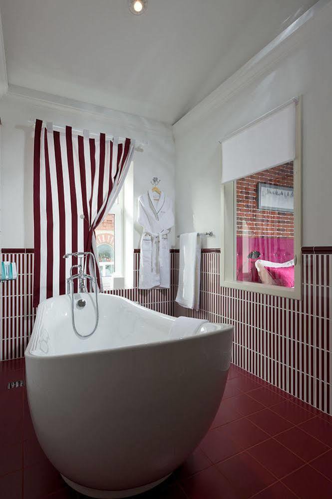 De Gaulle Boutique 4* Kharkiv